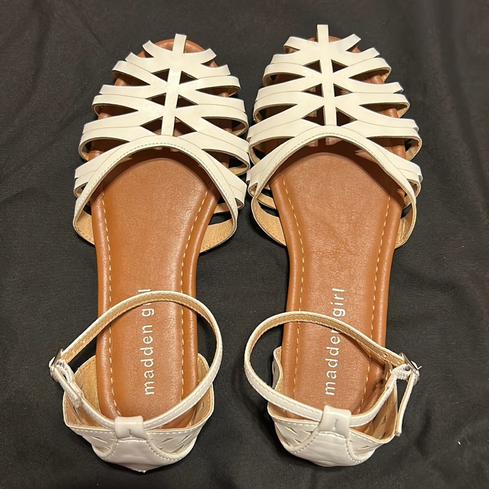 Madden Girl, girls sz4 sandals